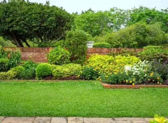 landscaping services Laurel Lake